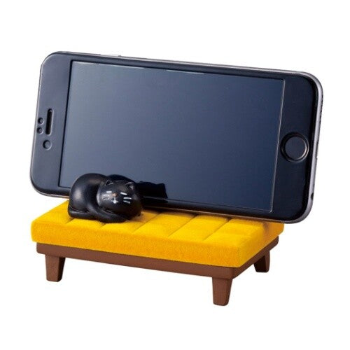 UtataNe Cellphone Stand Kitty (Pink Couch)